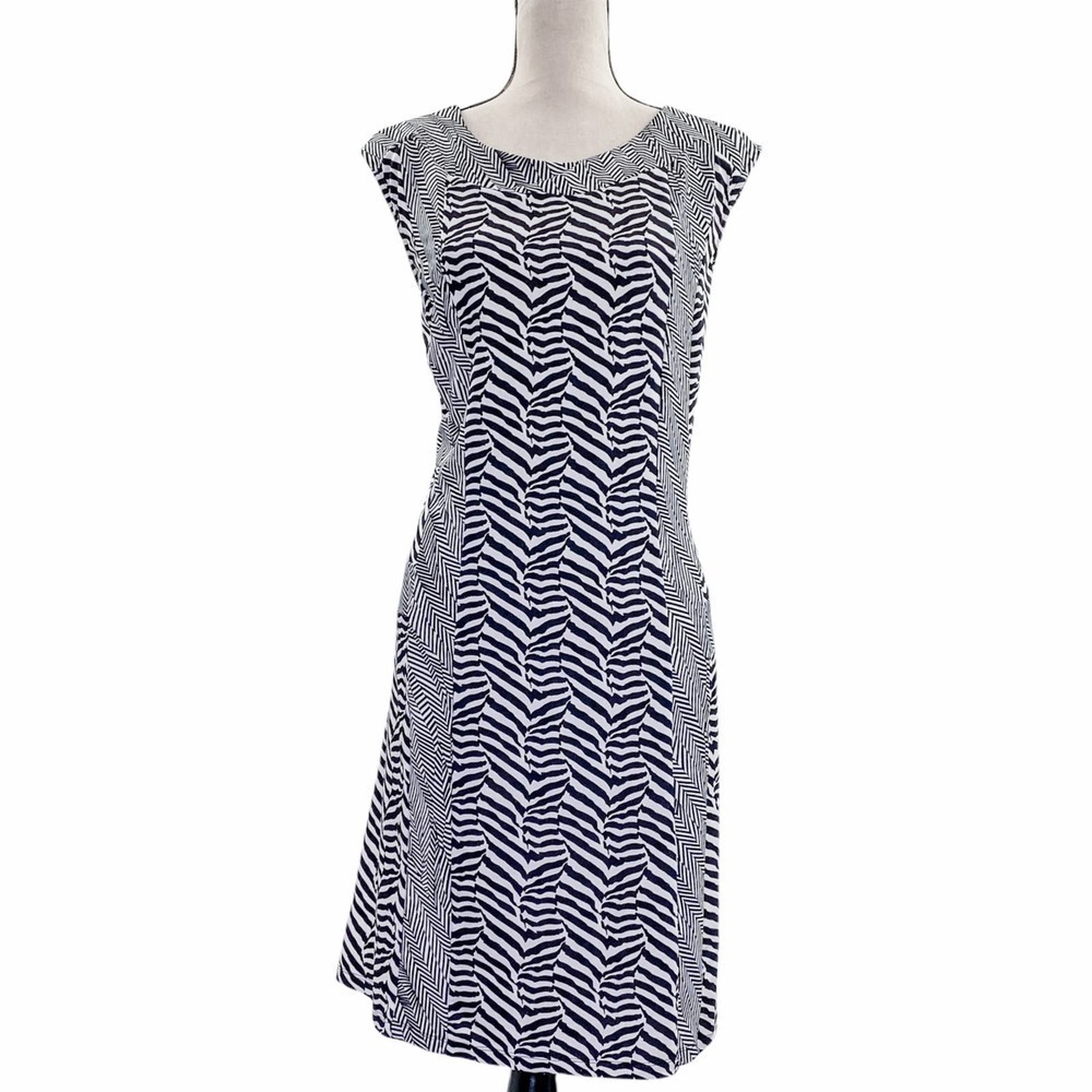 VOIR Voir Black & White Printed Sleeveless Midi Shift Dress